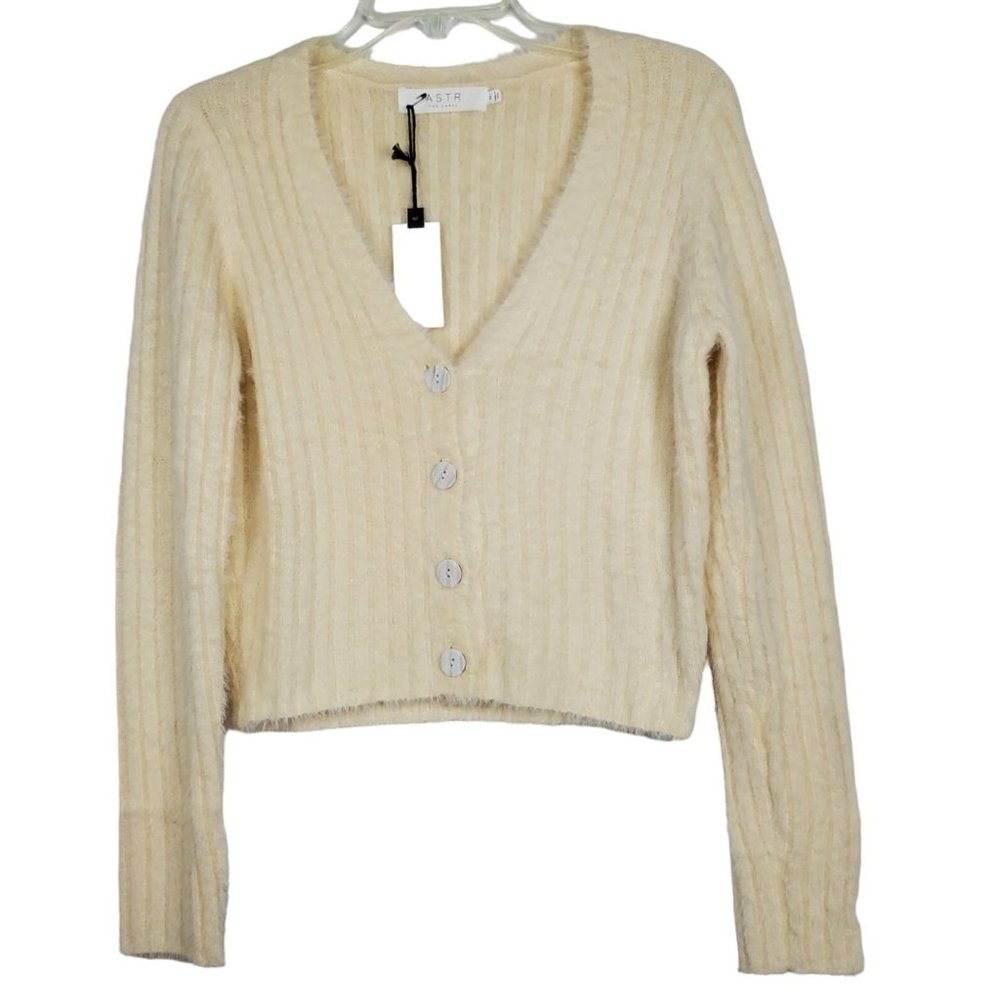 Astr The Label Womens sweater sz M FUZZY KNIT CARDIGAN Oat Milk NWT